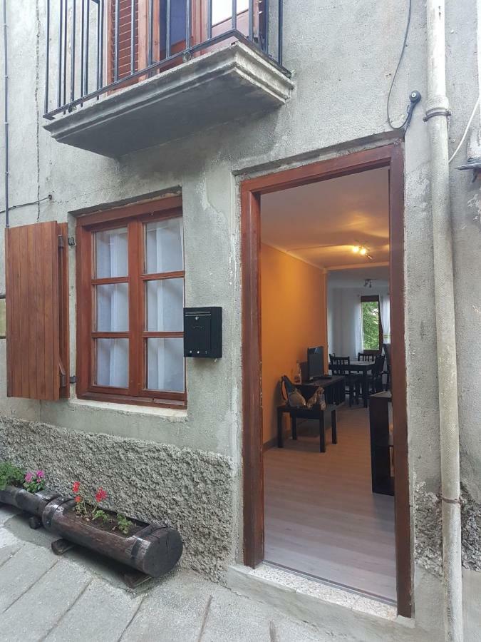 Casa Ponet Vila Valencia D'Aneu Exterior foto